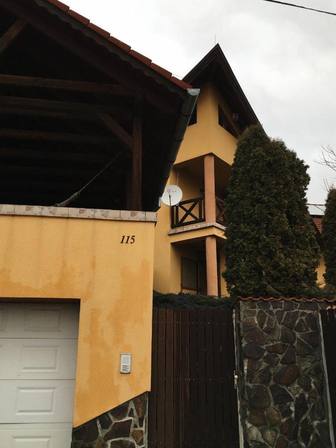 Kara Apartman Odorheiu Secuiesc Exteriör bild