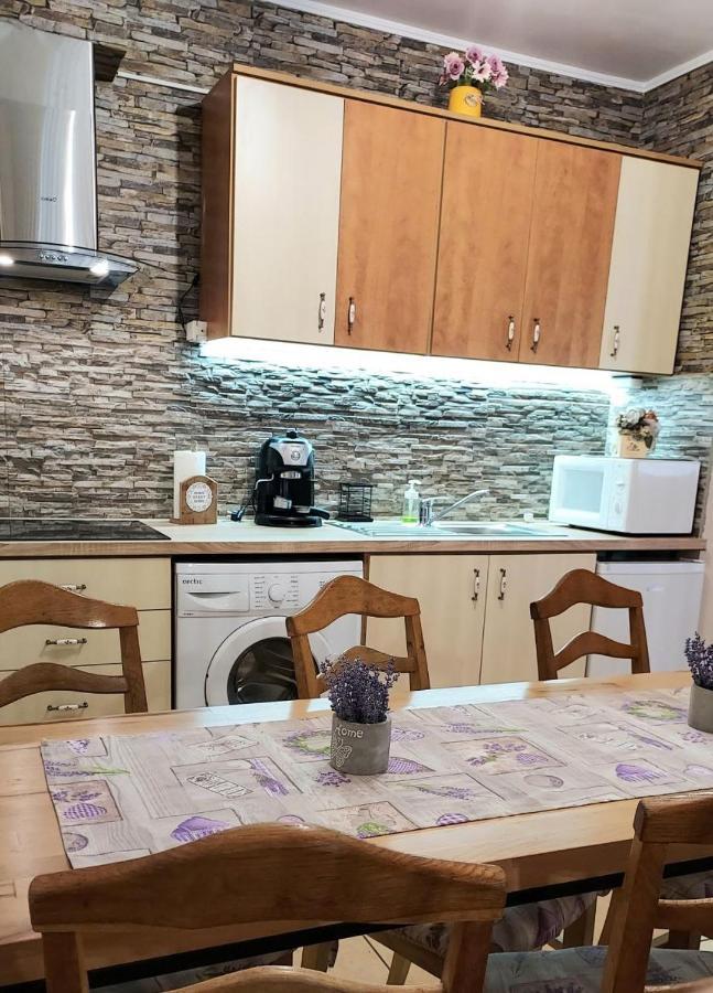 Kara Apartman Odorheiu Secuiesc Exteriör bild